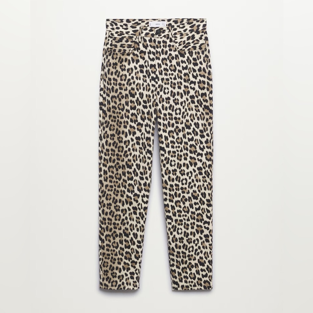 Leopard Print Straight pants.
